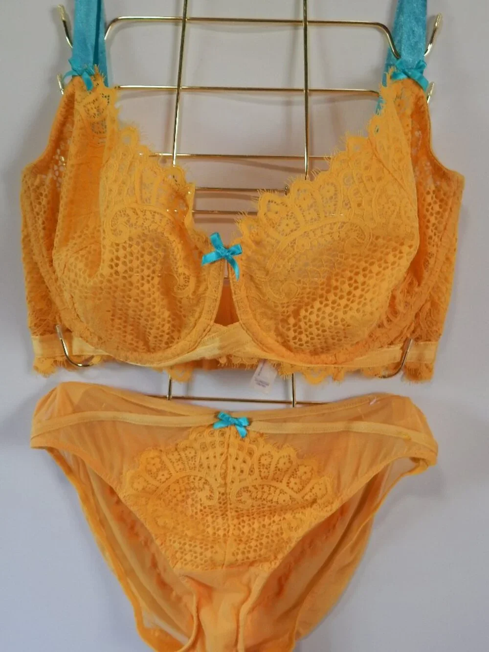 Lane Bryant Cacique Yellow Lace and Panty Set 38H / 14-16 Discontinued Set - Picture 1 of 7